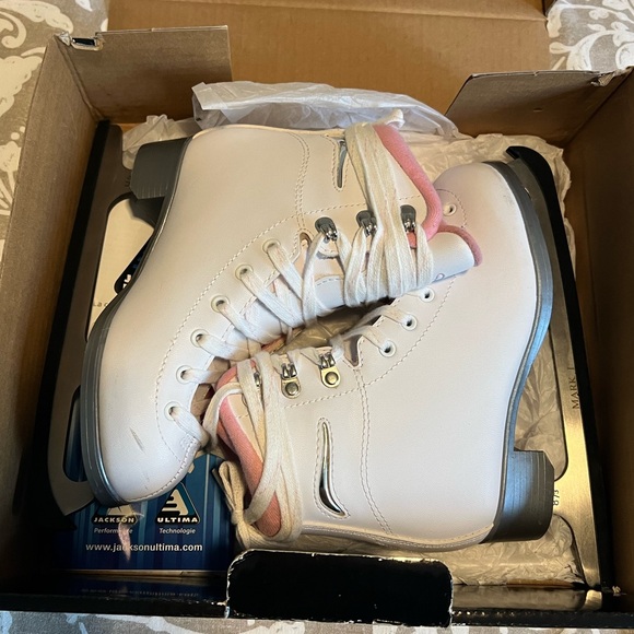 Kids Girls Skating Shoes Size 3 - Picture 2 of 6